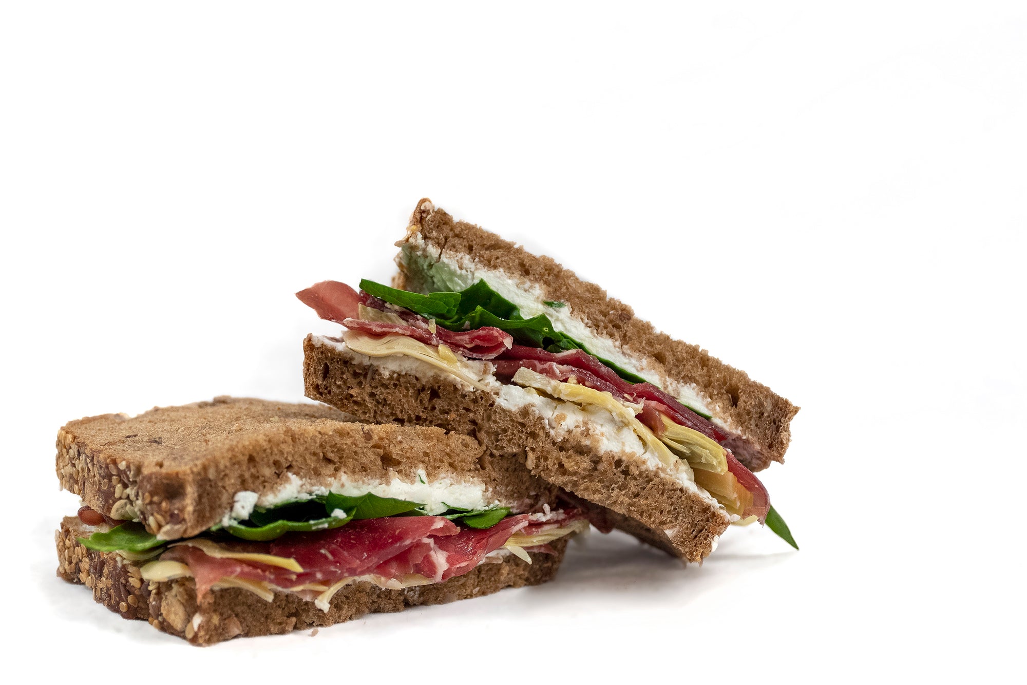 Σάντουιτς  με  Μαύρο Ψωμί,Bresaola,Αμαρίνο και Αγκινάρα